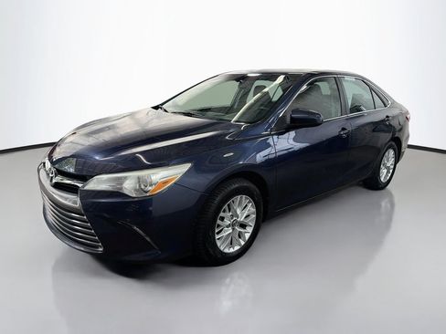 Used 2017 Toyota Camry LE FWD image 5