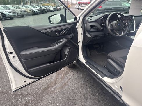 Certified 2025 Subaru Outback Premium w/ Popular Package #1A image 9