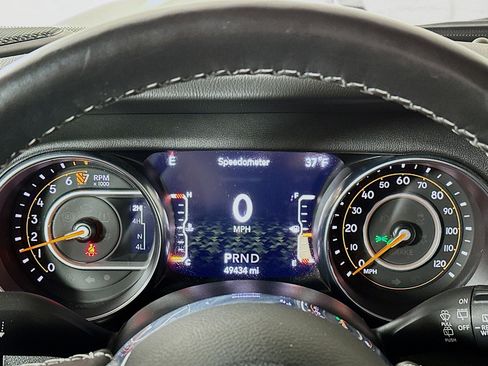 Used 2022 Jeep Wrangler Unlimited Sahara w/ Cold Weather Group image 12