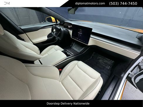 Used 2022 Tesla Model S Plaid image 18