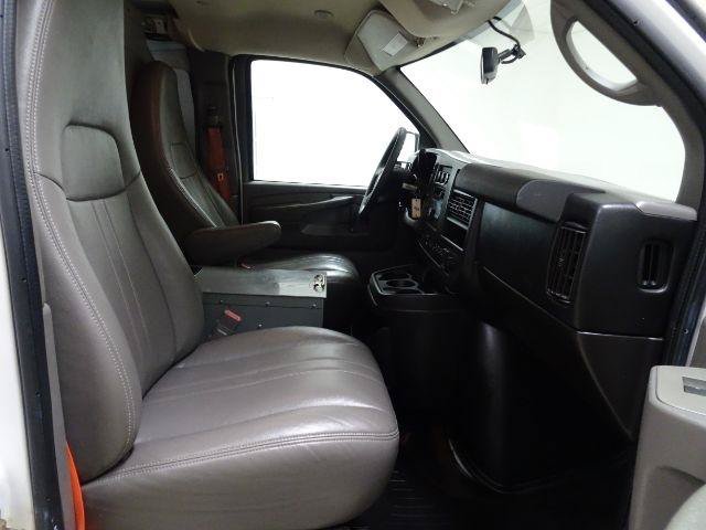 Used 2015 Chevrolet Express 2500 RWD image 36