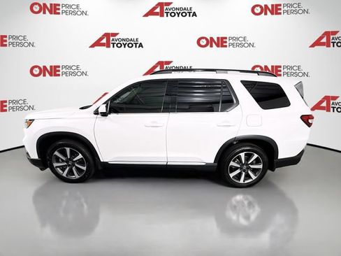 Used 2025 Honda Pilot Touring image 4