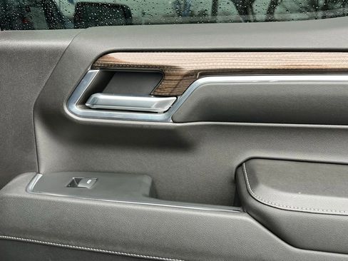 Used 2024 Chevrolet Silverado 1500 LT Trail Boss w/ Convenience Package II image 19