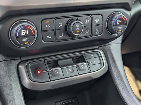 Used 2023 GMC Acadia AT4 w/ Technology Package AWD/4WD image 18