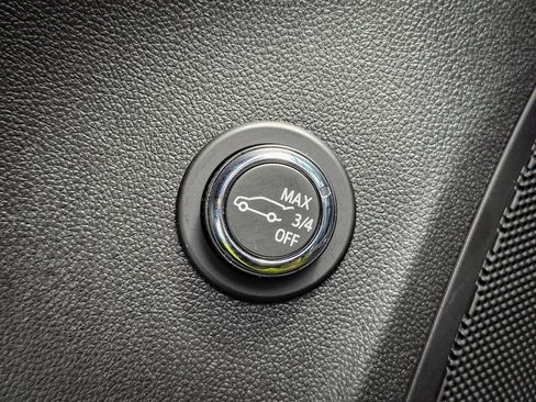 Certified 2023 Buick Envision Essence w/ Sport Touring Package AWD/4WD image 12