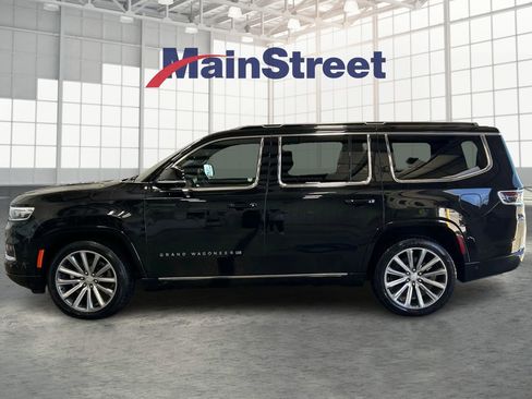 Used 2023 Jeep Grand Wagoneer Series II AWD/4WD image 2