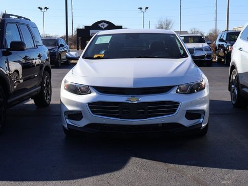 Used 2016 Chevrolet Malibu Premier w/ Driver Confidence Package II image 8