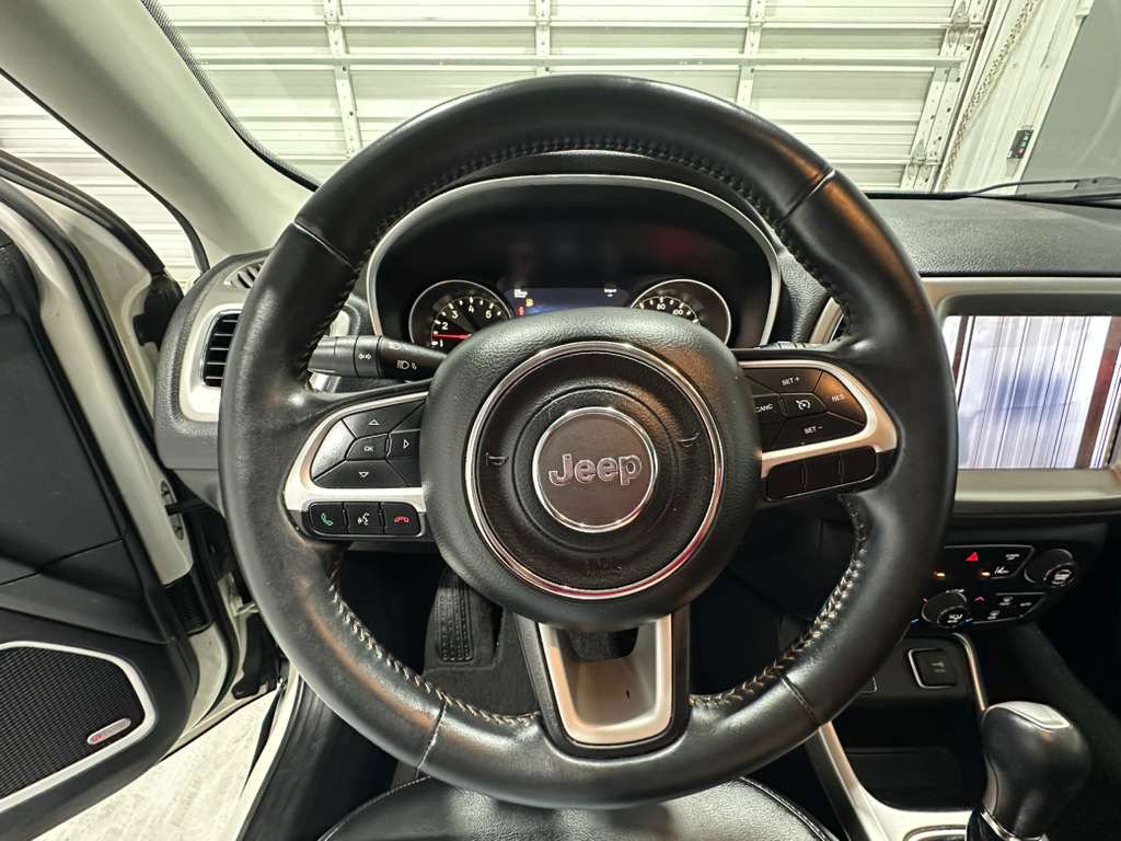 Used 2018 Jeep Compass Latitude w/ Popular Equipment Group FWD image 16