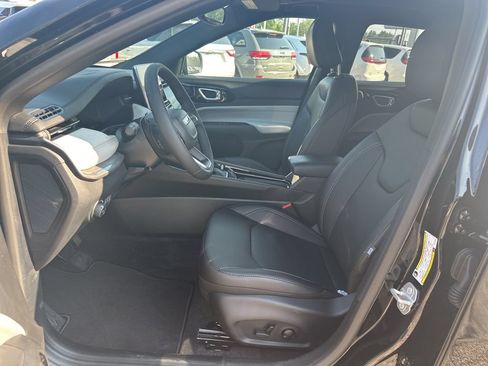 New 2025 Jeep Compass Limited w/ Elite Group AWD/4WD image 11