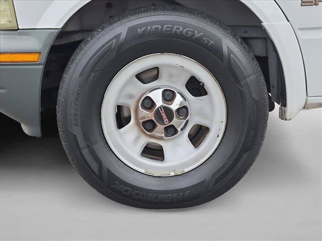 Used 2002 GMC Safari RWD image 20