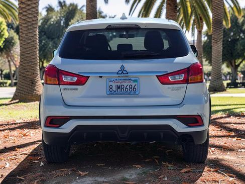 Used 2018 Mitsubishi Outlander Sport ES FWD image 6