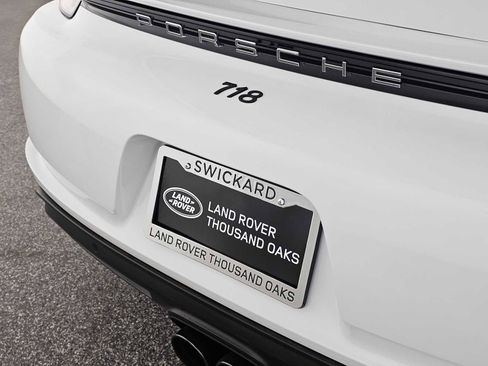 Used 2022 Porsche 718 Cayman w/ Premium Package image 12