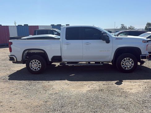 Used 2024 Chevrolet Silverado 2500 LT w/ Convenience Package AWD/4WD image 4