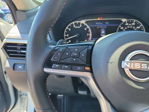 Used 2025 Nissan Altima 2.5 SR image 14