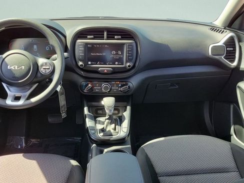 Used 2025 Kia Soul LX FWD image 20