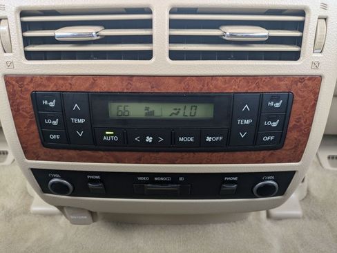 Used 2013 Toyota Land Cruiser AWD/4WD image 18