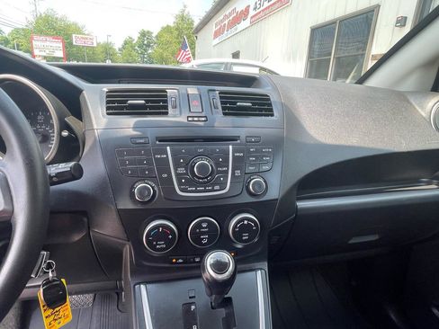Used 2014 MAZDA MAZDA5 Touring w/ Moonroof & Audio Package FWD image 14