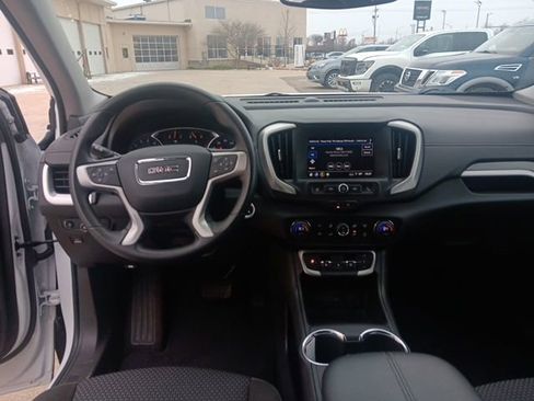 Used 2024 GMC Terrain SLE w/ Driver Convenience Package image 26