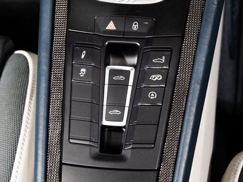 Used 2018 Porsche 911 Targa 4 GTS image 22