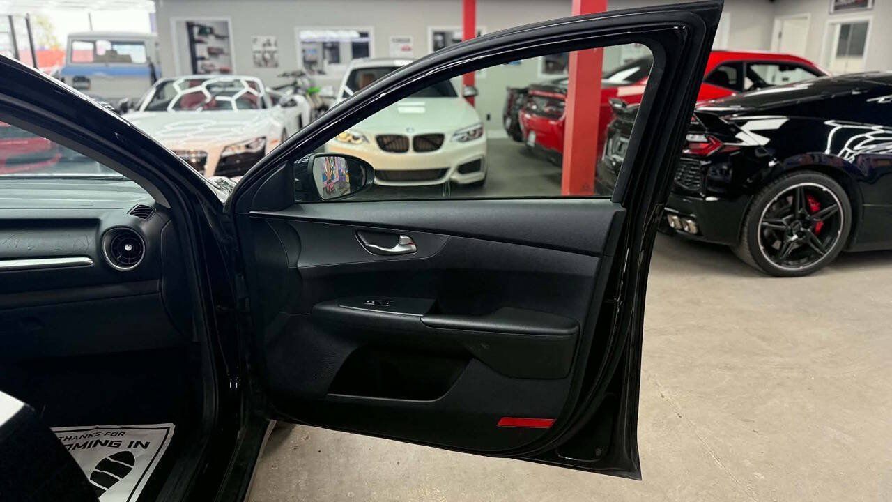 Used 2019 Kia Forte Sedan FWD image 18