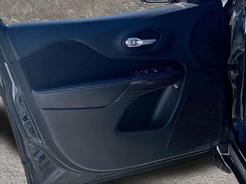 Used 2014 Jeep Cherokee Latitude w/ Comfort/Convenience Group image 20