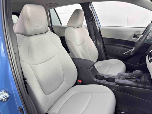 Used 2026 Toyota Corolla Cross LE image 33