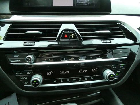 Used 2019 BMW 530i xDrive w/ Convenience Package AWD/4WD image 30
