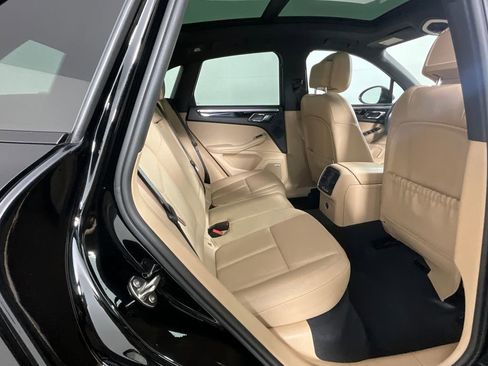 Used 2020 Porsche Macan image 24