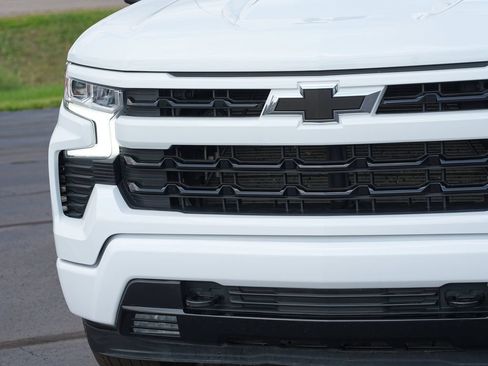 Used 2024 Chevrolet Silverado 1500 RST w/ Convenience Package II AWD/4WD image 9