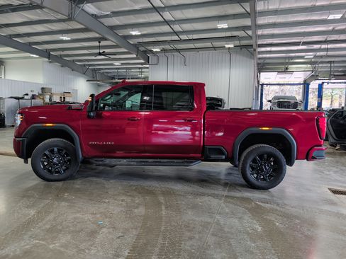 Used 2024 GMC Sierra 2500 AT4 w/ Technology Package AWD/4WD image 5