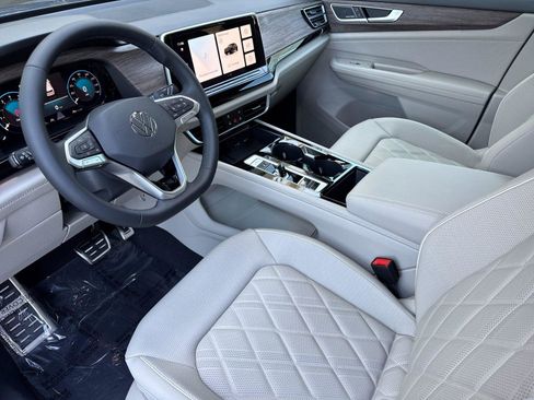 New 2026 Volkswagen Atlas SEL Premium R-Line image 9
