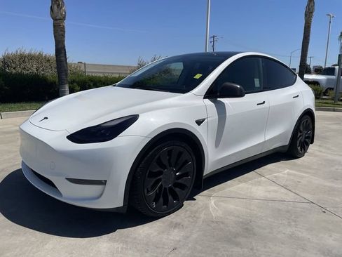 Used 2023 Tesla Model Y Long Range AWD/4WD image 1