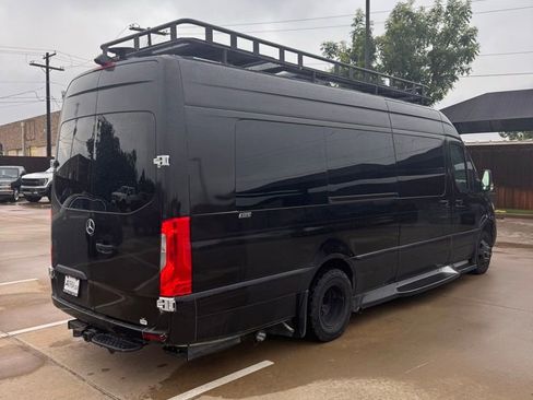 Used 2021 Mercedes-Benz Sprinter 3500 image 9