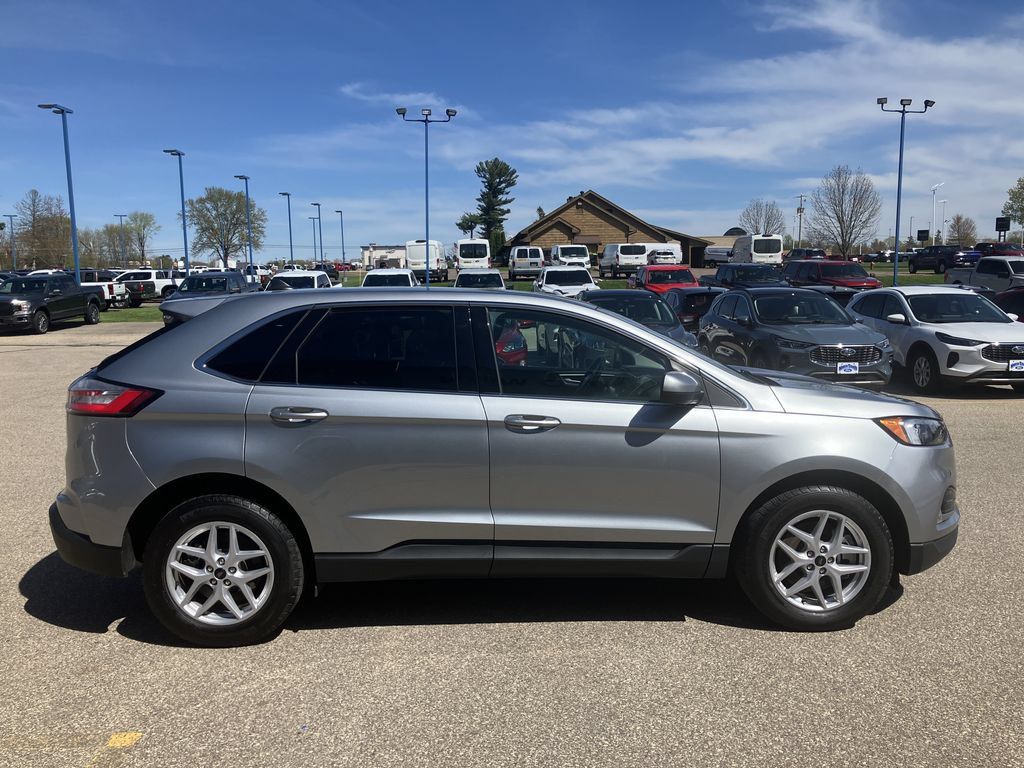 Used 2024 Ford Edge SEL w/ Convenience Package AWD/4WD image 5