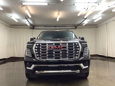 Used 2025 GMC Yukon Denali image 12