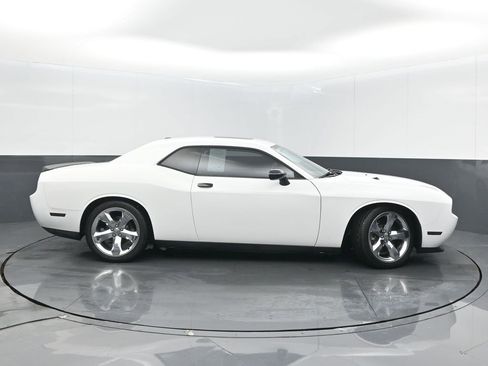 Used 2012 Dodge Challenger R/T image 8