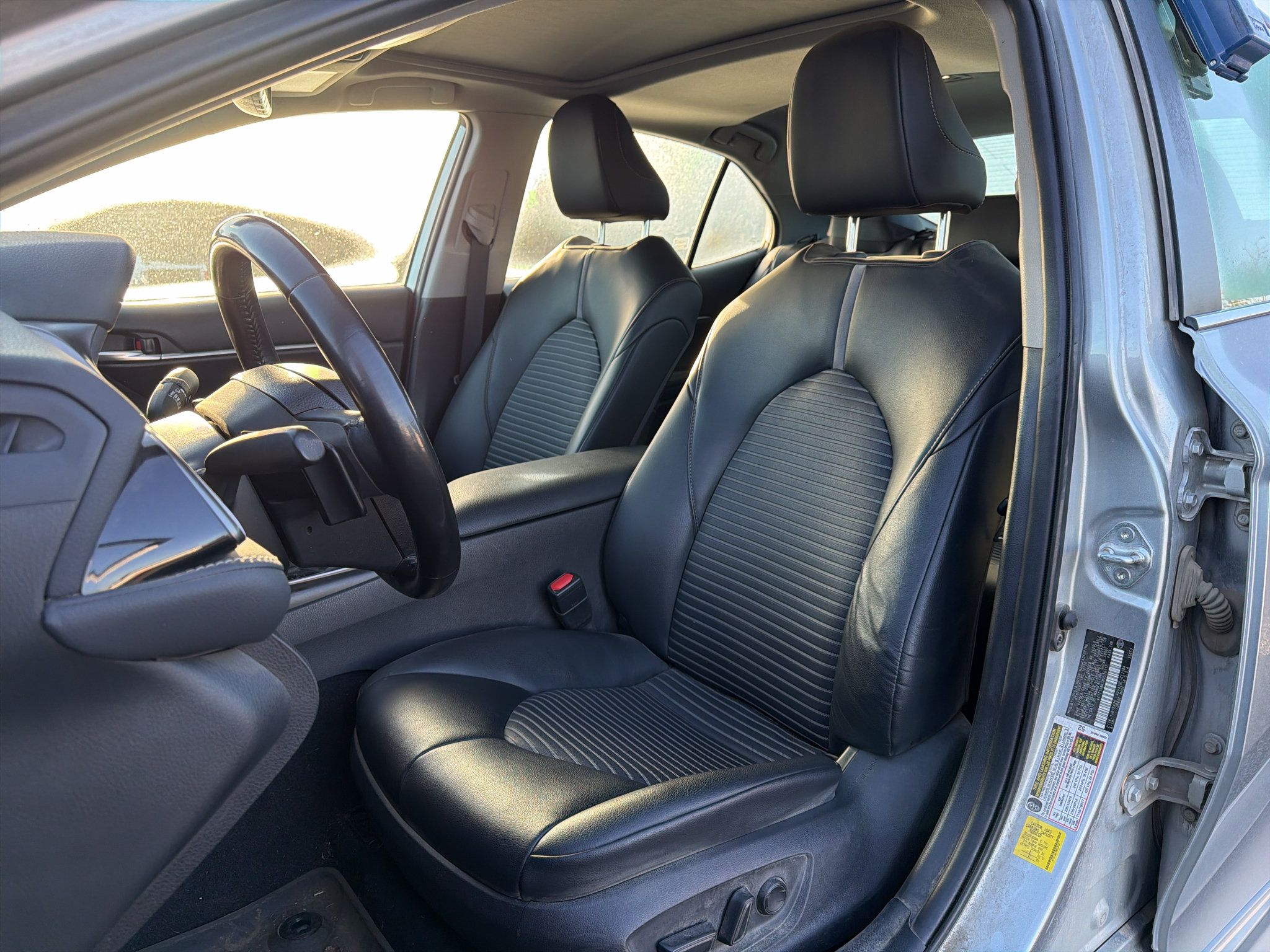 Used 2021 Toyota Camry SE w/ Cold Weather Package FWD image 2