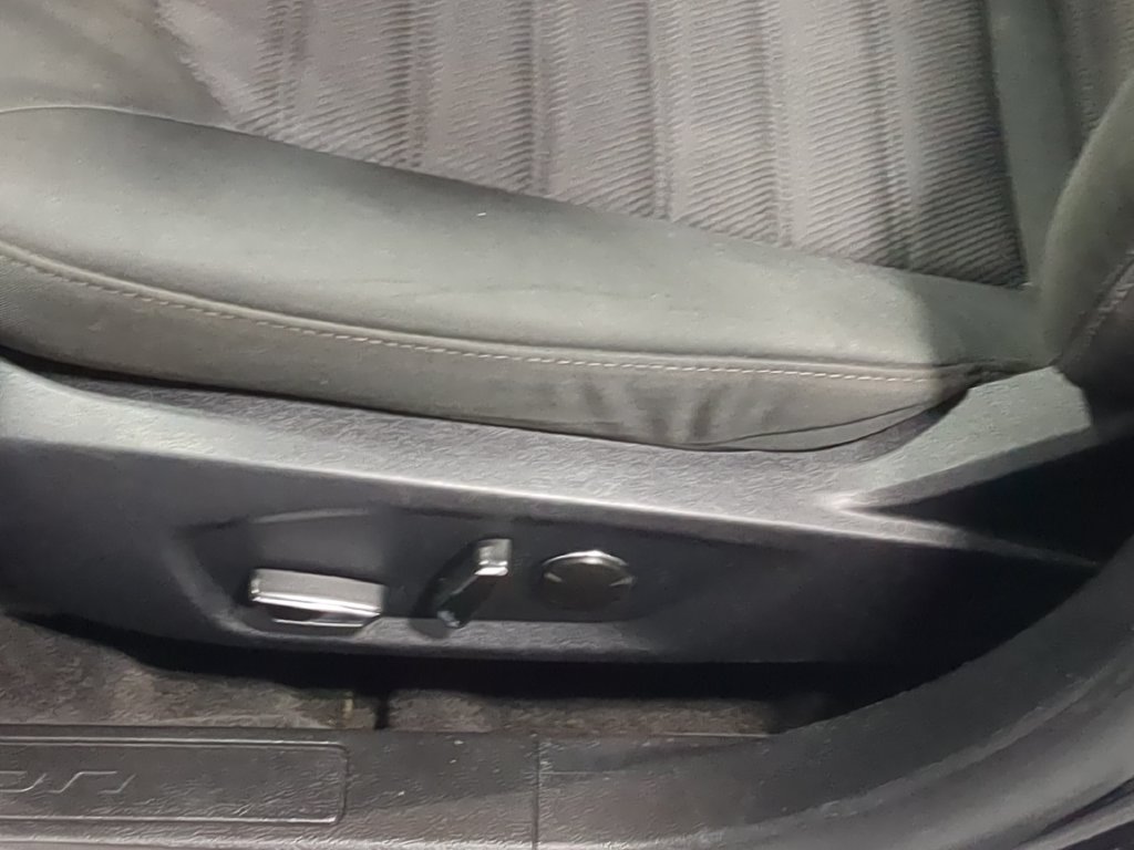 Used 2020 Ford Fusion SE FWD image 21