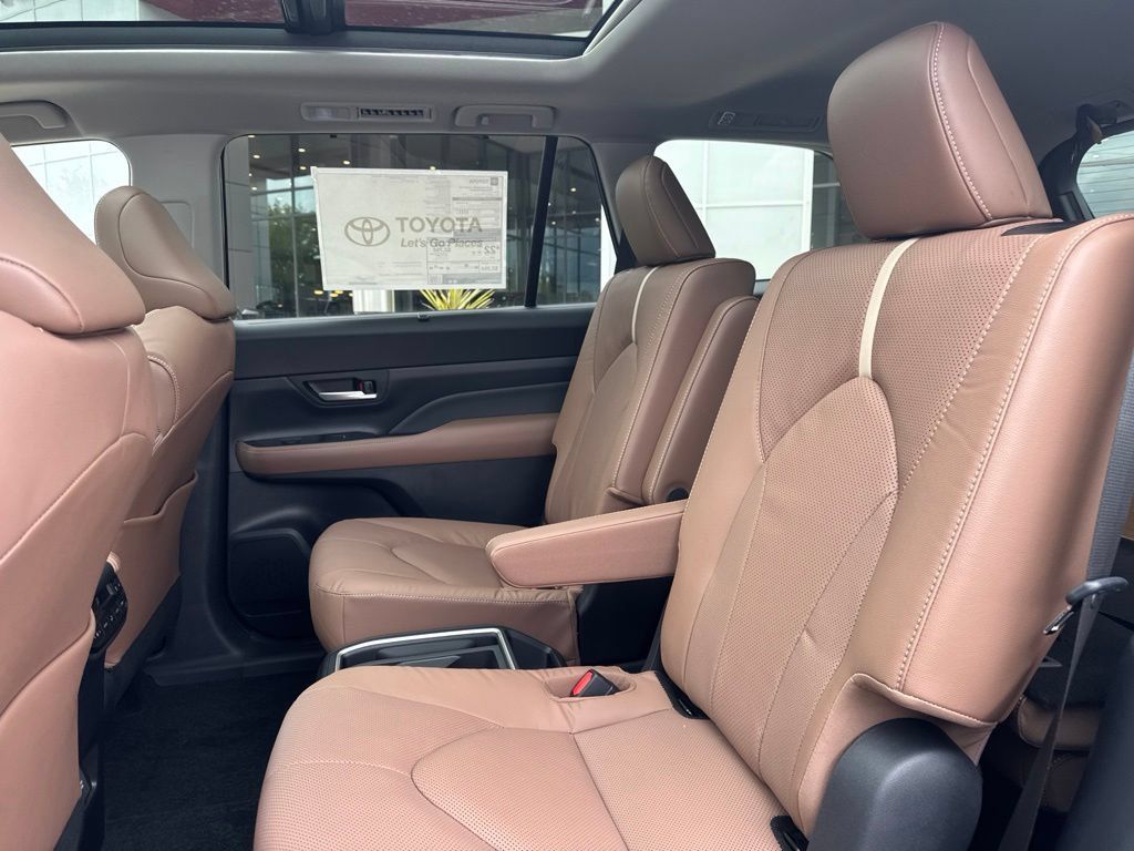 New 2026 Toyota Grand Highlander AWD image 13