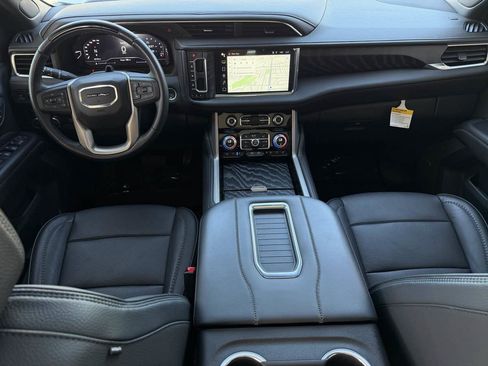 Used 2023 GMC Yukon XL Denali w/ Advanced Technology Package AWD/4WD image 19