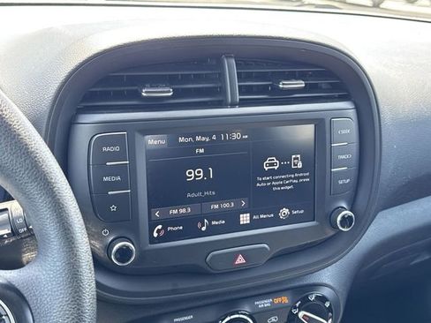 Used 2025 Kia Soul LX w/ LX Technology Package FWD image 17