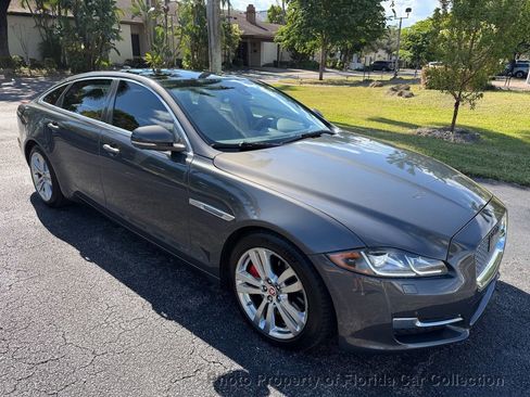 Used 2016 Jaguar XJ L Portfolio image 24