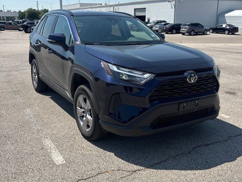 Used 2025 Toyota RAV4 XLE FWD image 3