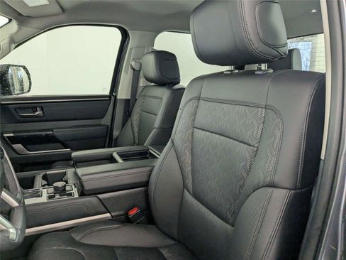 Used 2024 Toyota Tundra Limited AWD/4WD image 11