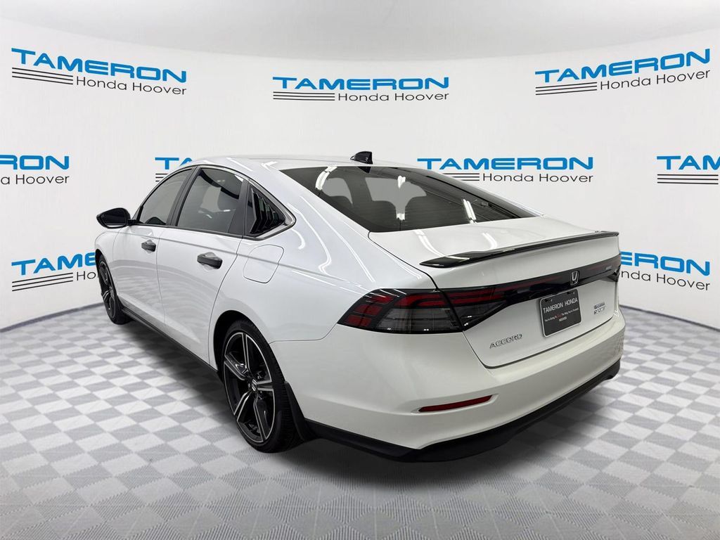 Used 2023 Honda Accord Sport image 3
