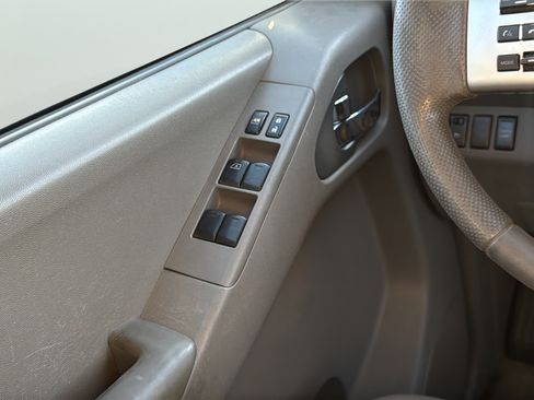 Used 2014 Nissan Frontier SV RWD image 19