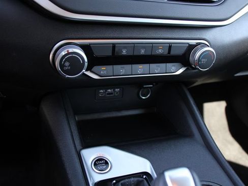 Certified 2025 Nissan Altima 2.5 S FWD image 19