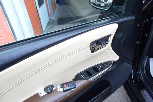 Used 2013 Toyota Avalon Limited FWD image 54