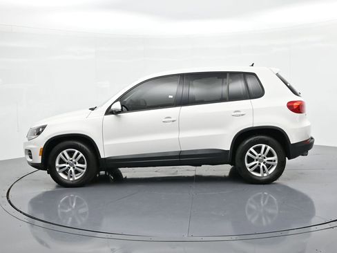 Used 2014 Volkswagen Tiguan S image 9