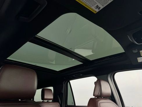 Used 2022 Ford Expedition Max Limited image 16